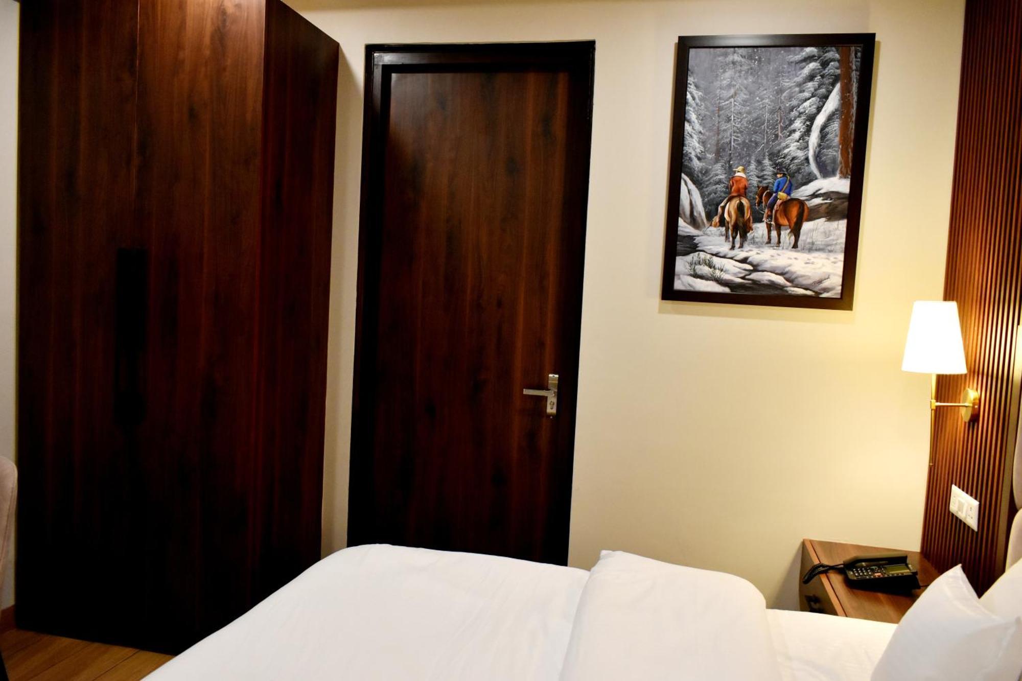 Rega Manivedya The Jungle Trail Resort Mukteshwar Esterno foto
