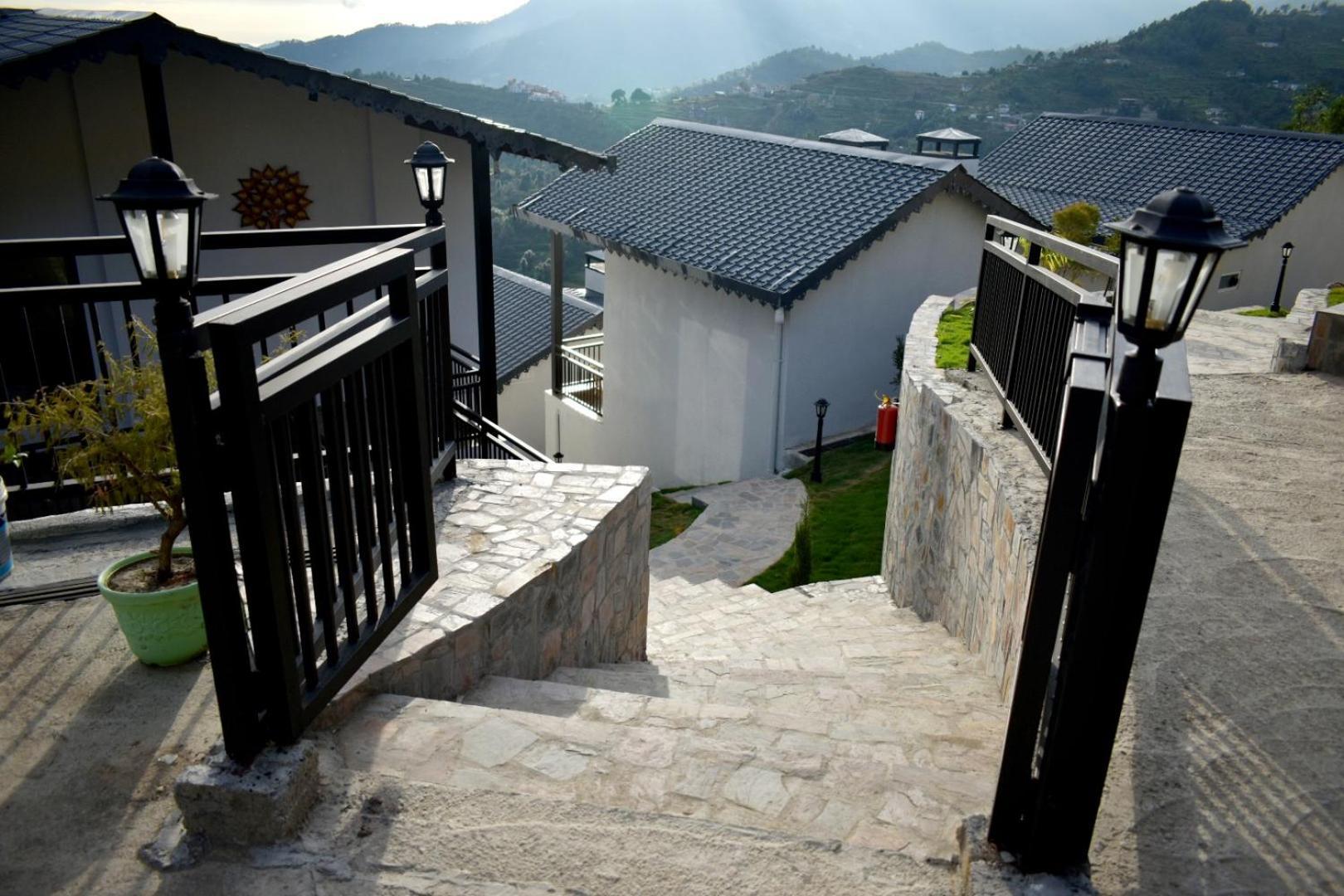 Rega Manivedya The Jungle Trail Resort Mukteshwar Esterno foto