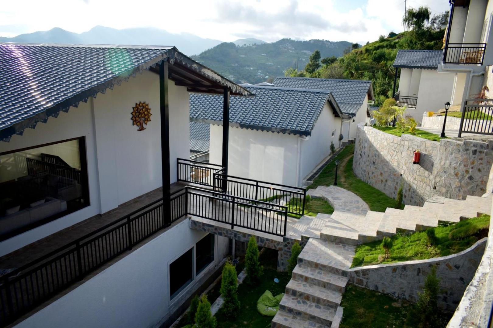 Rega Manivedya The Jungle Trail Resort Mukteshwar Esterno foto